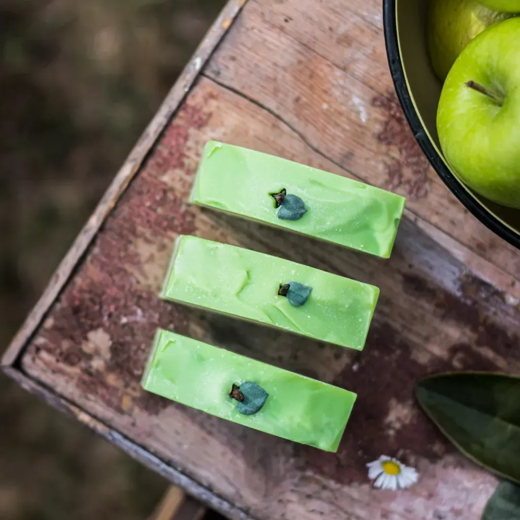 rk-green-apple-image-4-hi.webp
