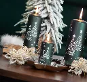 lesni-vanocni-svicka-green-s (1).webp