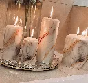 luxusni-svicka-s-mramorovym-vzorem-m (1).webp