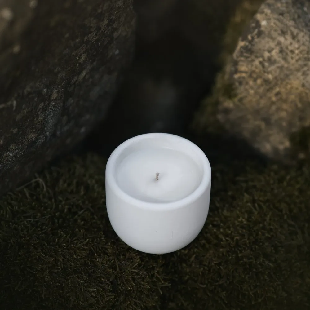 Betonhome - Sójová svíčka mini ROMANTICKÁ CHVILKA 70g (bílá).webp